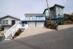 This home is in a family friendly, walkable neighborhood in north Morro Bay. 